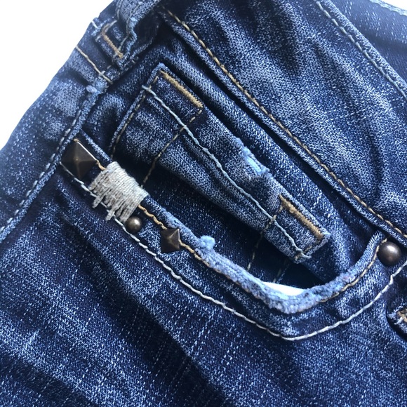 Silver Tuesday Low Rise Boot Cut Flare Jeans - Picture 5 of 10